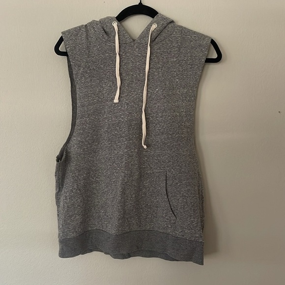 Sweaters - Gray Sleeveless Hoodie Size L